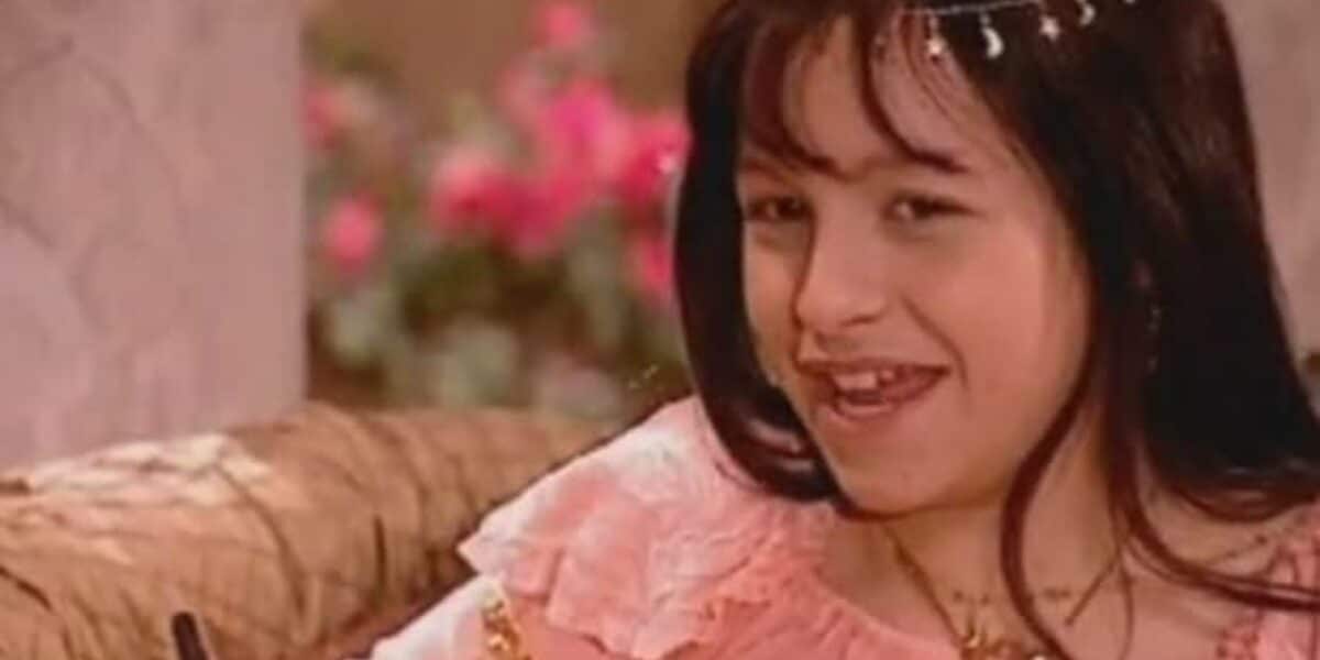 Carla Diaz como "Khadija em "O Clone" da Globo (Foto Reprodução/Memória Globo)