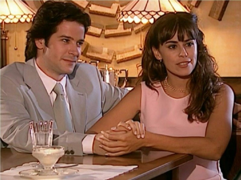 Daniela Escobar e Murilo Benício em "O Clone" (Foto Reprodução/GShow)