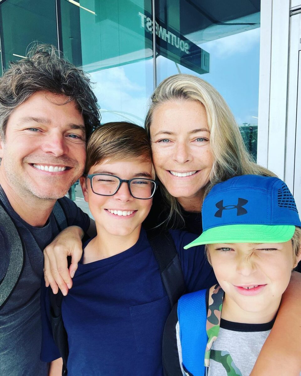 Erik Marmo e sua família nos dias atuais (Foto: Reprodução/Instagram)