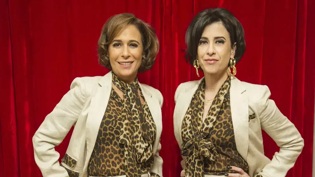 Andréa Beltrão e Fernanda Torres na série "Entre Tapas e Beijos" (Foto Reprodução/GShow)
