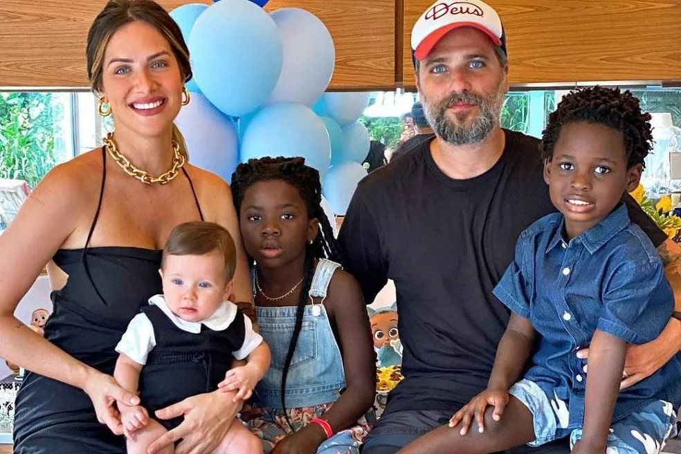 Ator Bruno Gagliasso com sua esposa Giovanna Ewbank e família (Foto: Reprodução, Instagram)