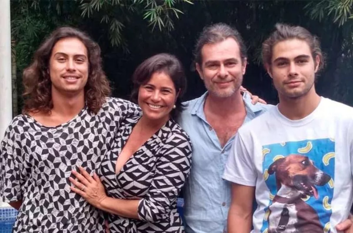 João Vitti, sua esposa Valéria Alencar, e os filhos Rafael Vitti e Francisco Vitti (Foto Reprodução/Internet)
