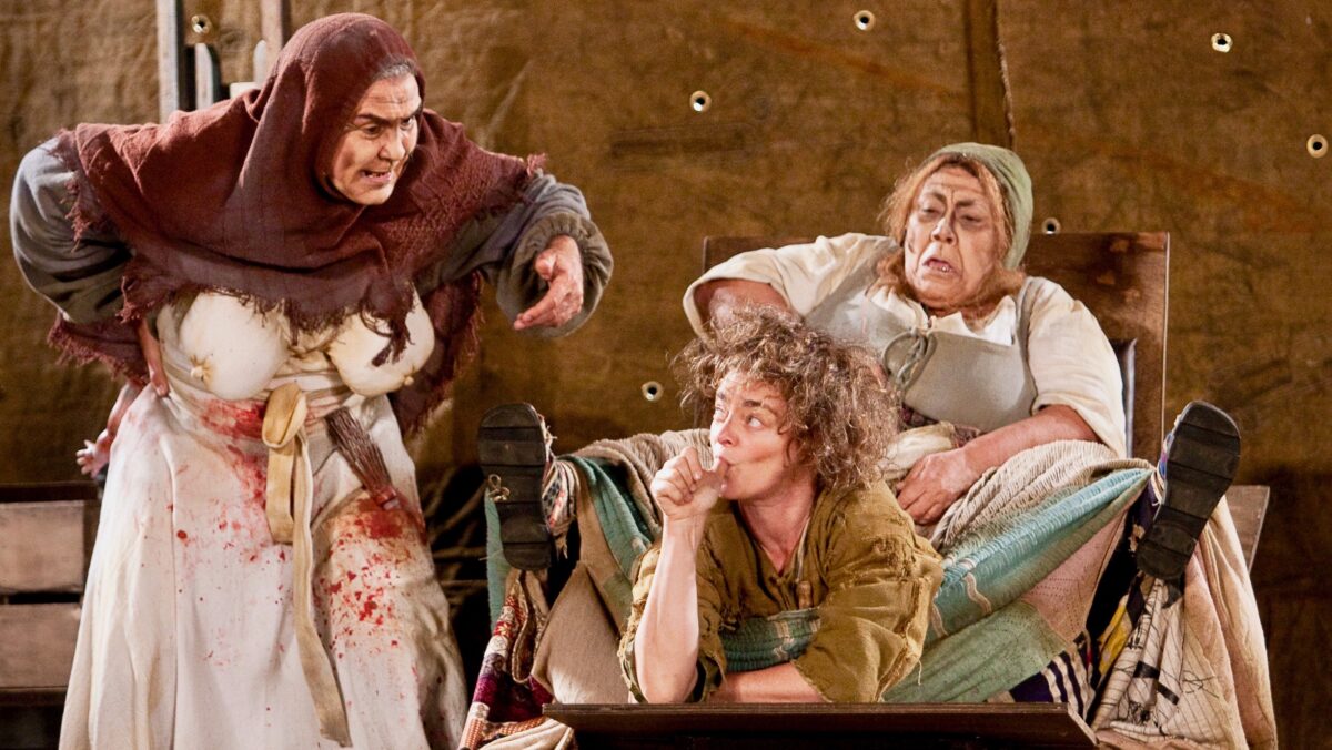 Cena da peça “Till, A Saga de um Herói Torto”, do Grupo Galpão. (Foto Reprodução/ Guto Muniz)