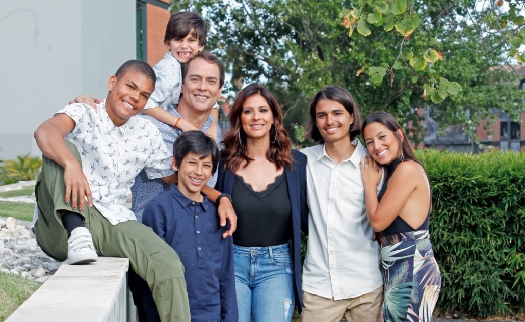 Marcello Antony e sua família em Portugal (Foto Reprodução/Internet)