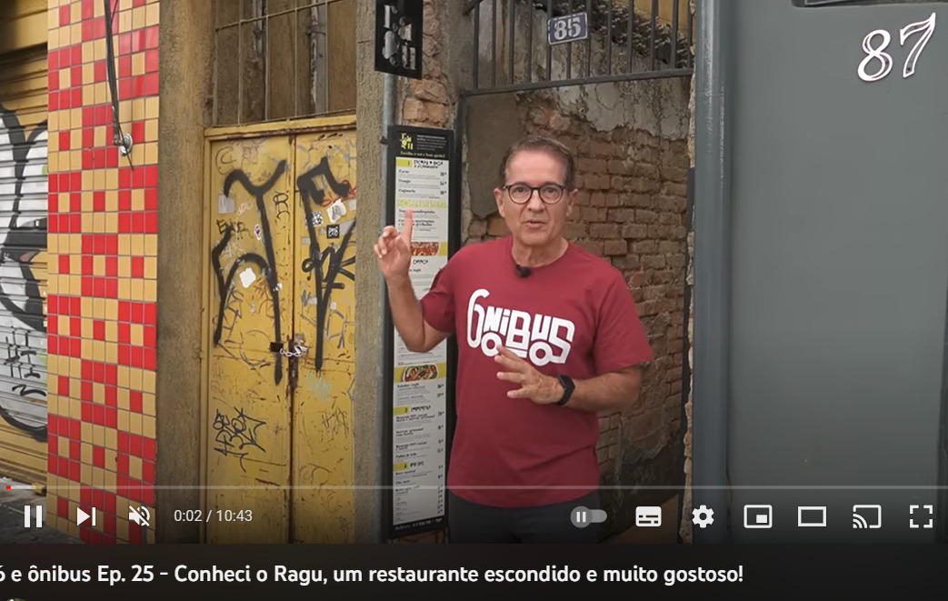 Carlos Tramontina em seu canal "Seis e ônibus" (Foto Reprodução/Youtube)