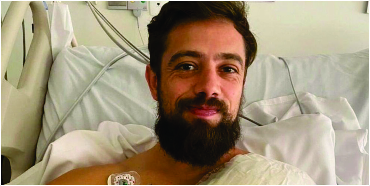 Rafael Cardoso no hospital após cirurgia (Foto: Reprodução/ Globo)