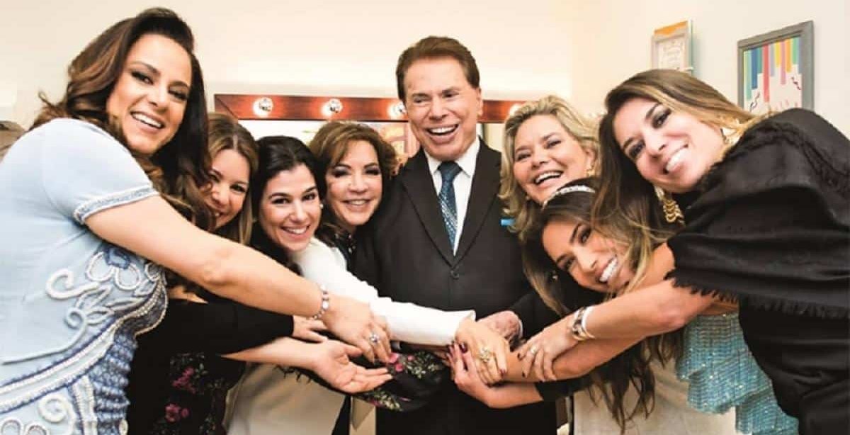 Silvio Santos ao lado da mulher, Íris Abravanel, e das filhas. (Foto: reprodução/internet)