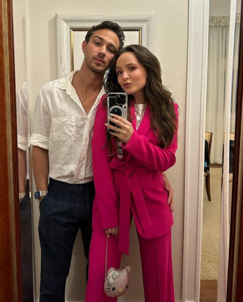 Atriz Larissa Manoela e seu noivo (Foto: Reprodução, Instagram) 
